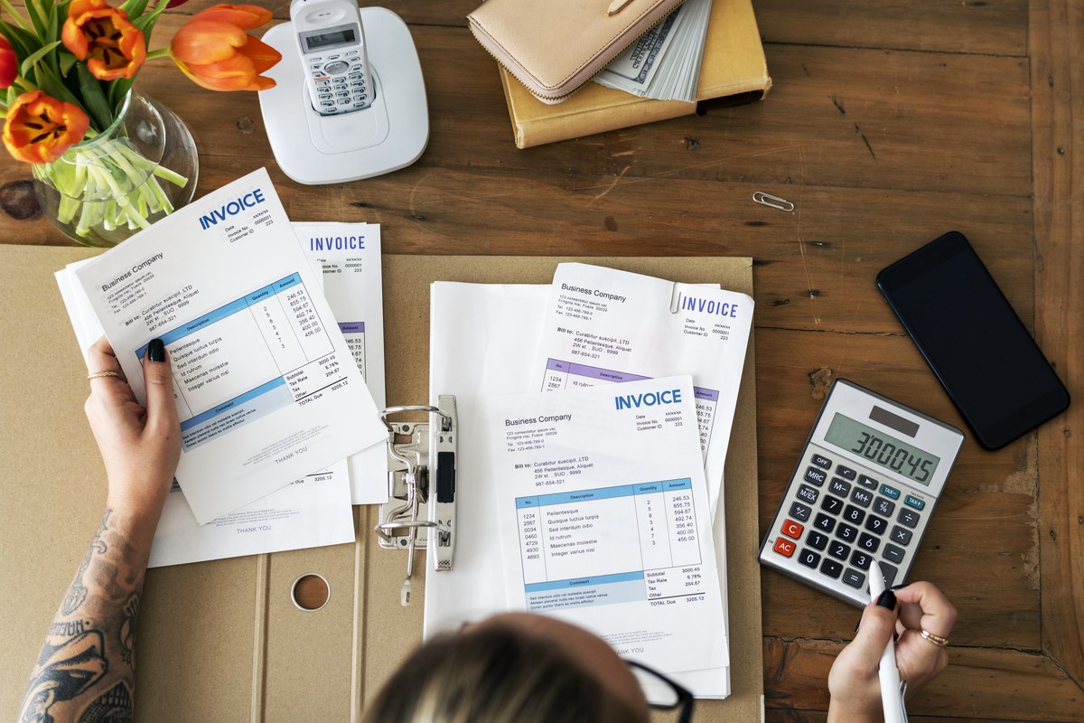 Business invoices and accounts receivable review
